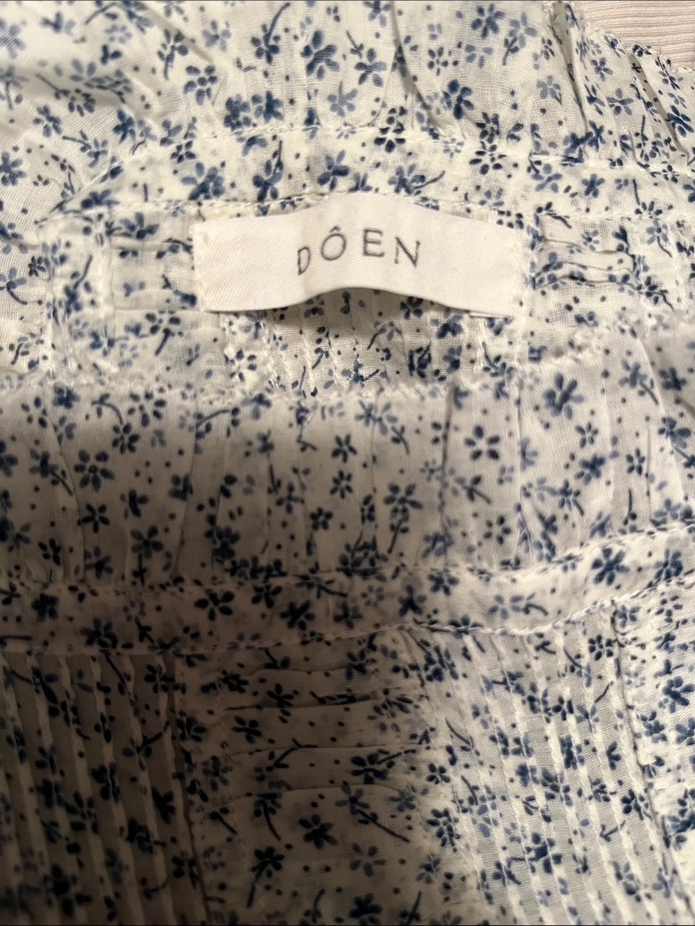 White Floral Puff Sleeve Smocked Peasant Top - Picture 7 of 7